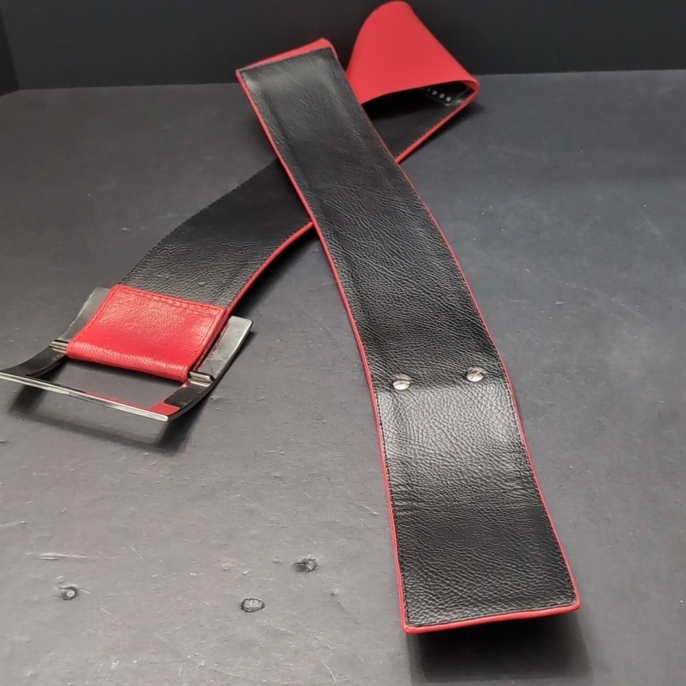 Suzi Roher Women's Red Stretch Belt With Metal Buckle,Size S. - Picture 7 of 7
